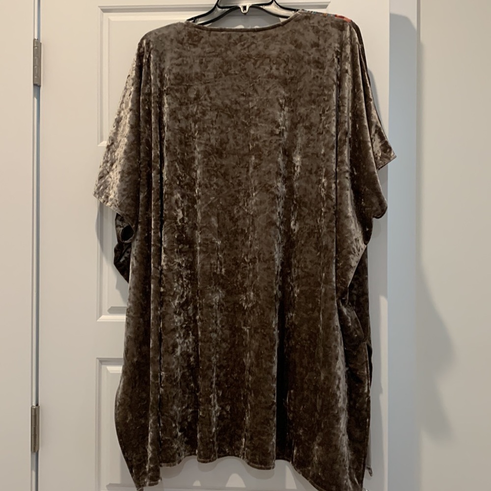 Beautiful Retro boho Taupe Crushed Velvet Kimono with an embroidered Trim ! OS - Picture 3 of 3